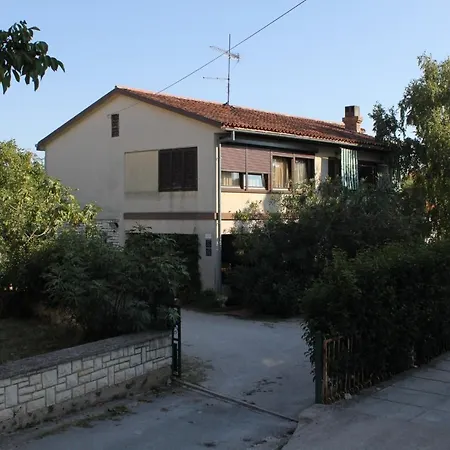 And With Parking Space - 7170 Ρόβινι