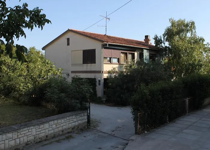 And With Parking Space - 7170 Ρόβινι